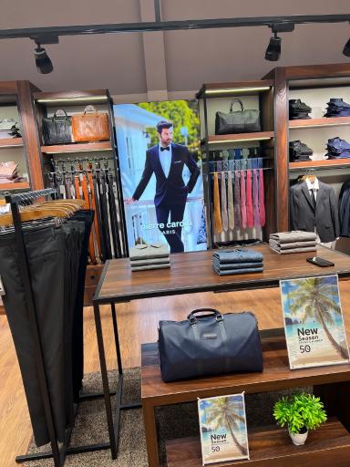 عکس پیرکاردین