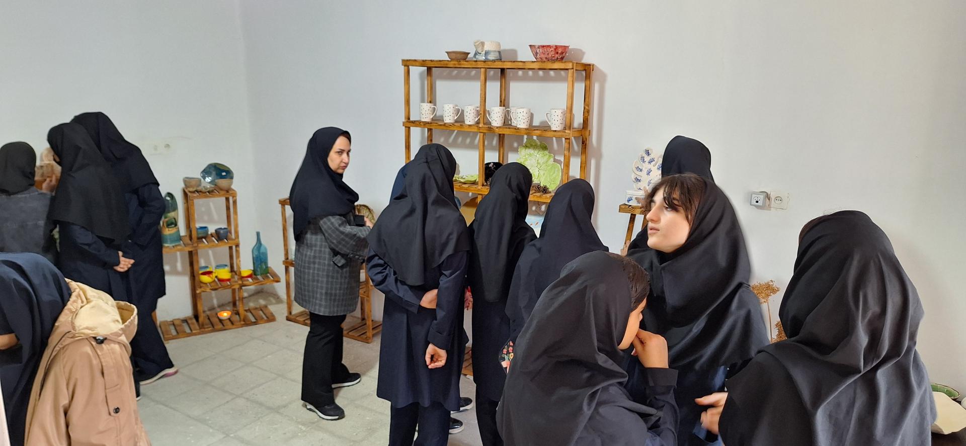 عکس کارگاه سفال میم (تولید و پخت ظروف سرامیکی دست ساز)