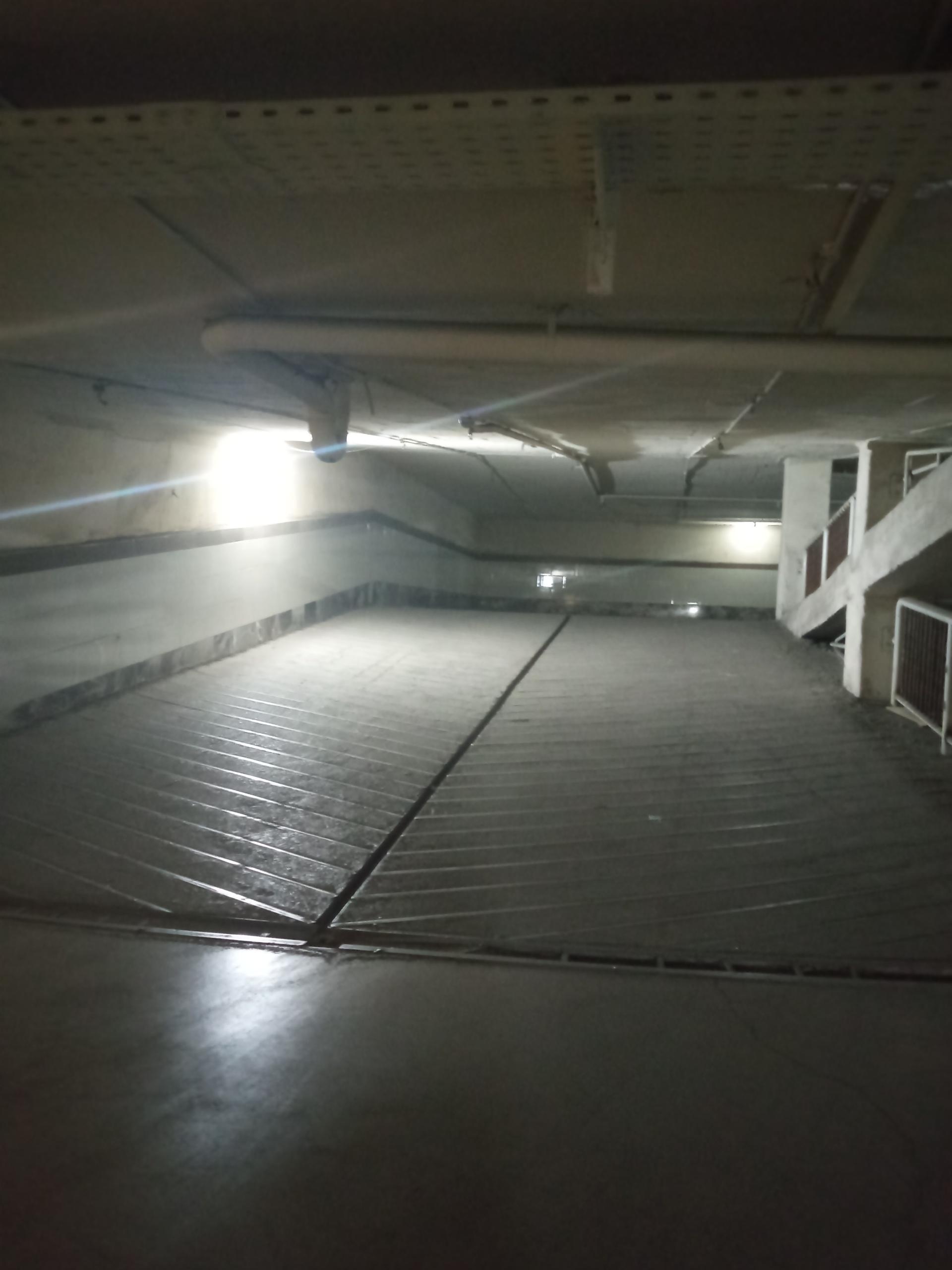 عکس پارکینگ اختصاصی برج فدک