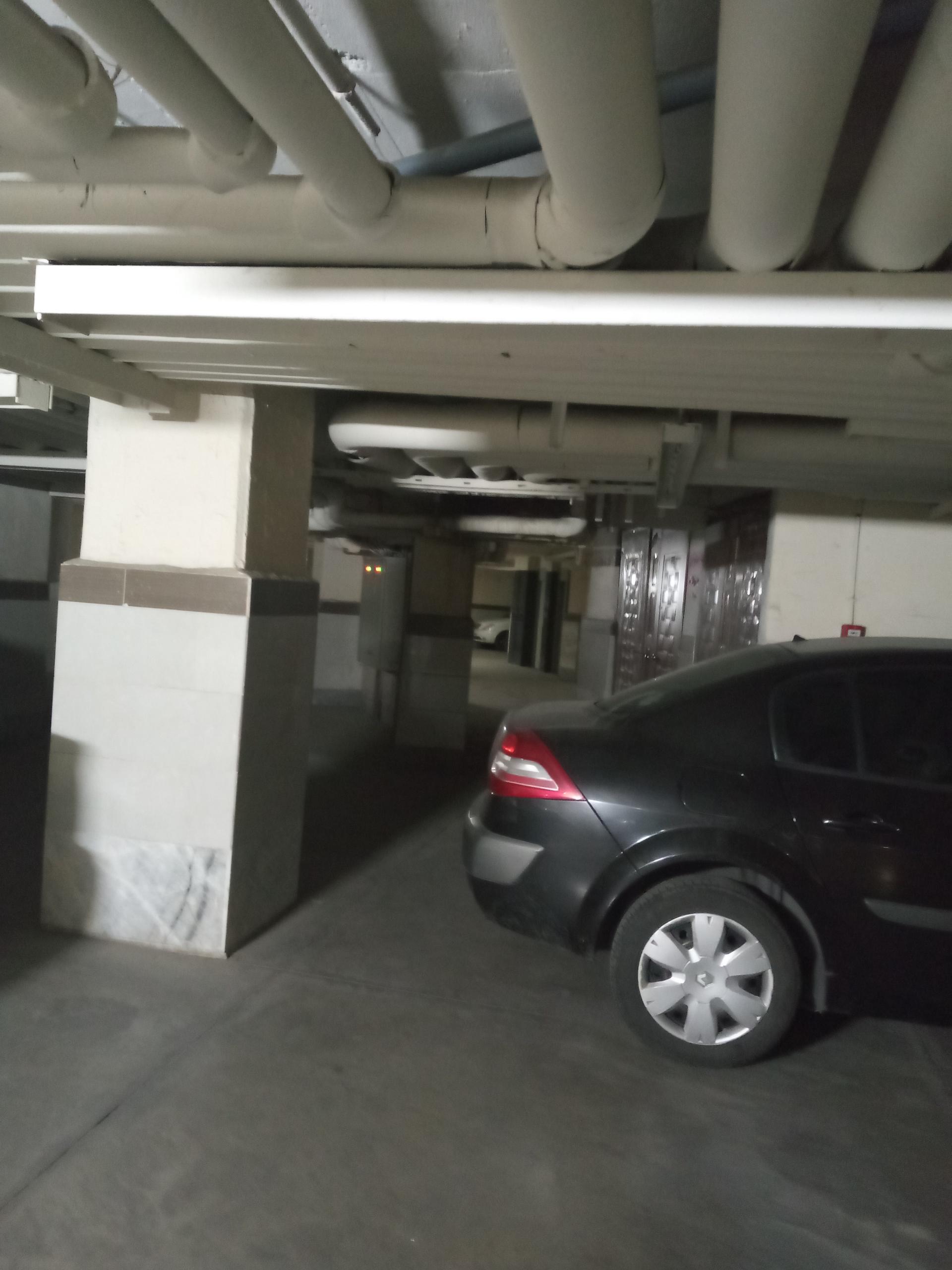 عکس پارکینگ اختصاصی برج فدک