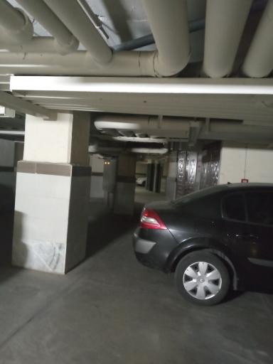 عکس پارکینگ اختصاصی برج فدک