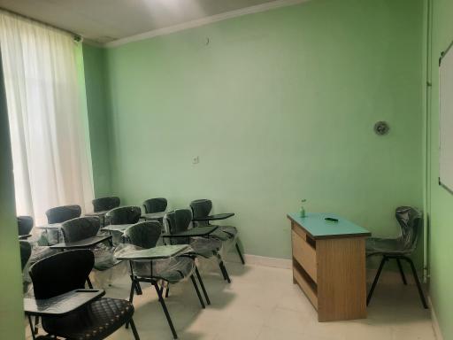 عکس آموزشگاه زبان مترجم