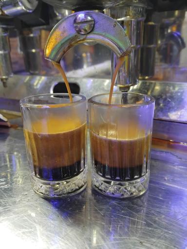 عکس فروشگاه قهوه شات