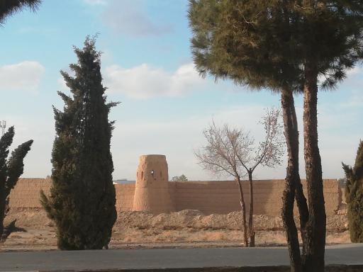 عکس قلعه تاریخی رباط