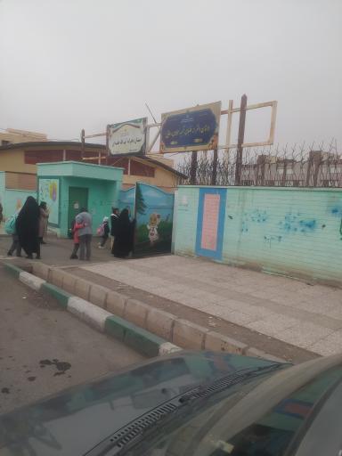 عکس مدرسه دخترانه شهید رضایی برنز