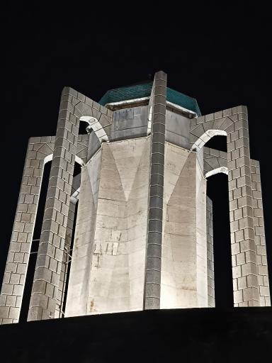 عکس آرامگاه باباطاهر عریان