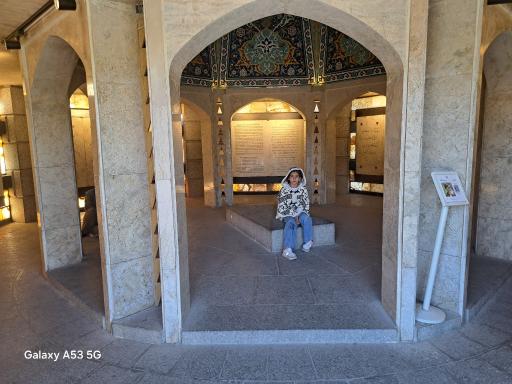 عکس آرامگاه باباطاهر عریان