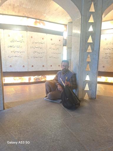 عکس آرامگاه باباطاهر عریان