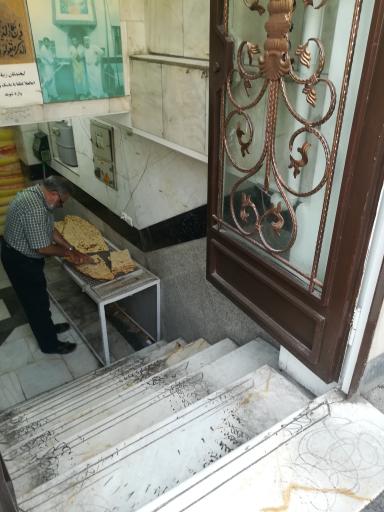 عکس نانوایی سنگکی سنتی ساعی