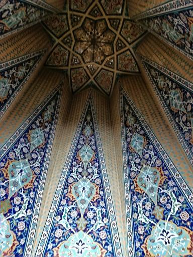عکس آرامگاه باباطاهر عریان