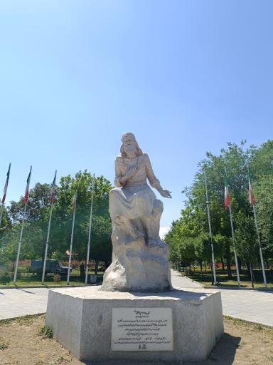 عکس آرامگاه باباطاهر عریان