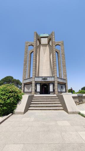 عکس آرامگاه باباطاهر عریان