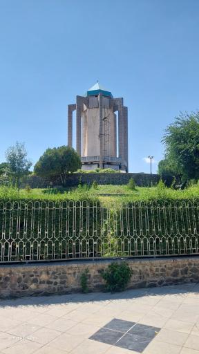 عکس آرامگاه باباطاهر عریان