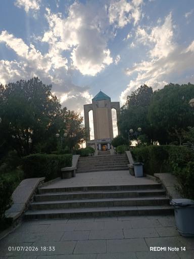 عکس آرامگاه باباطاهر عریان