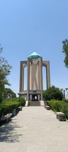 عکس آرامگاه باباطاهر عریان