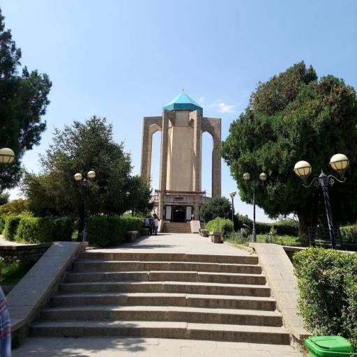 عکس آرامگاه باباطاهر عریان