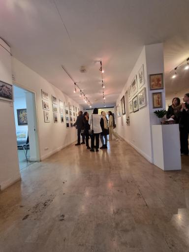 عکس نگارخانه لاله