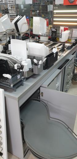 عکس فروشگاه ابزار و یراق نوین