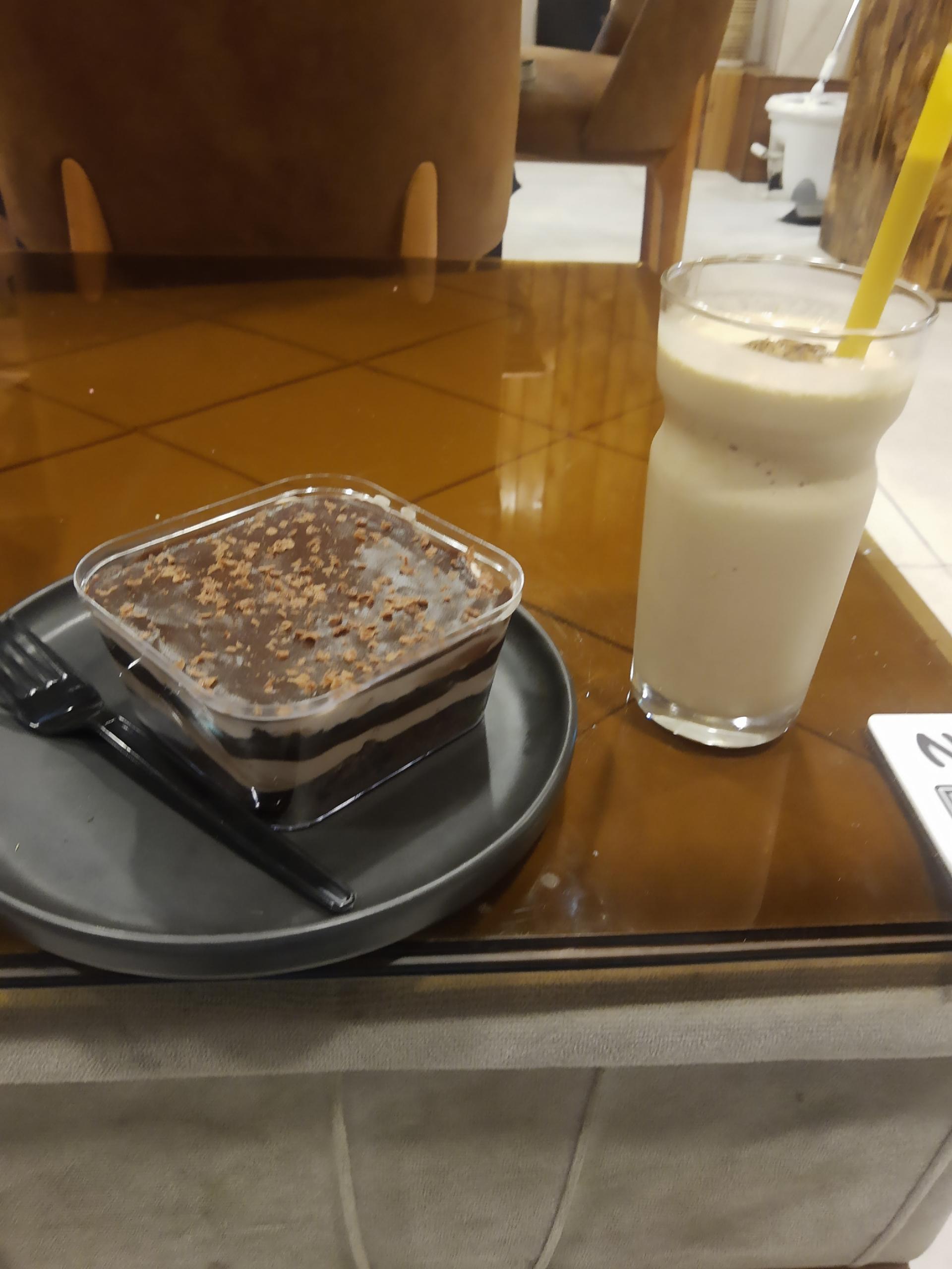 عکس کافه اینجا 