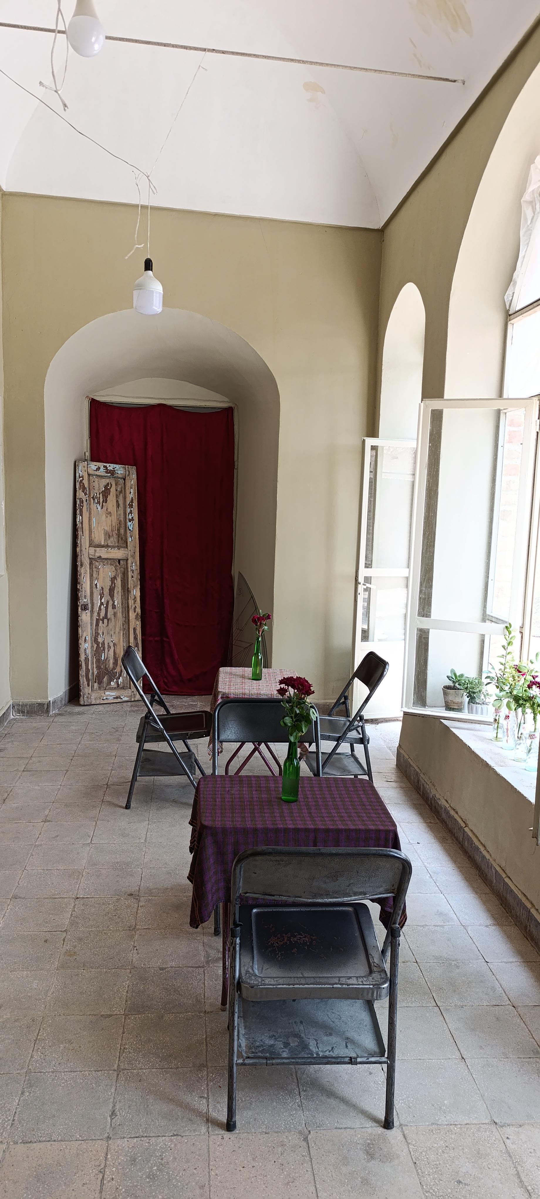 عکس خانه آقای معمار و نصرت خانوم 