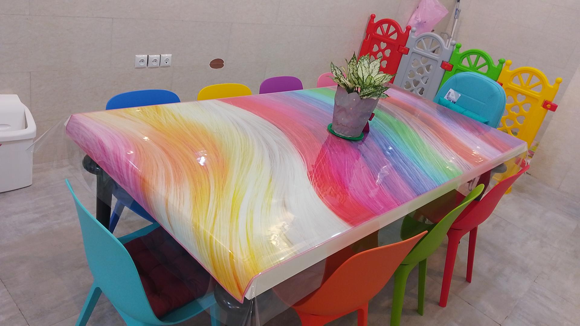 عکس گالری هنری کودک رنگ های بی انتها