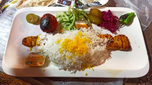 عکس سفره خانه سنتی بوعلی بزباش