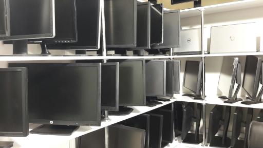 عکس دفتر فروش کامپیوتر و لپ تاپ ولیعصر