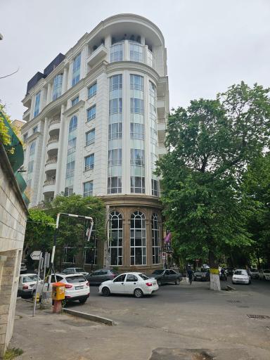 عکس هتل بزرگ ویستریا