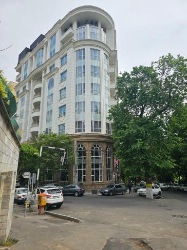 عکس هتل بزرگ ویستریا