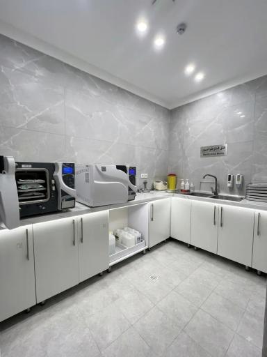 عکس کلینیک دندانپزشکی شیشه چی