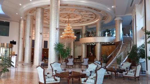 عکس هتل بزرگ ویستریا