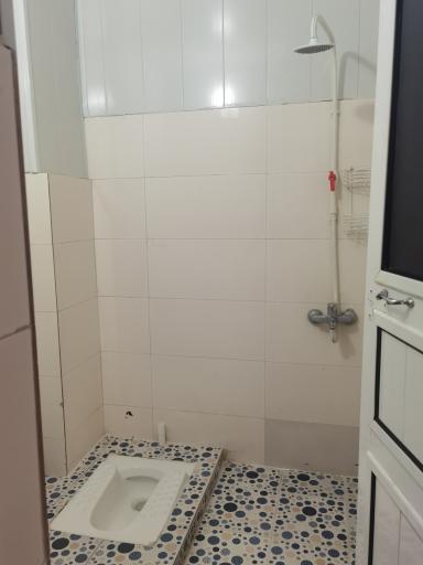 عکس رستوران و خانه معلم