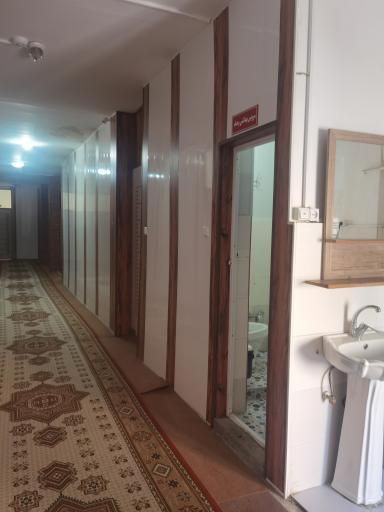 عکس رستوران و خانه معلم