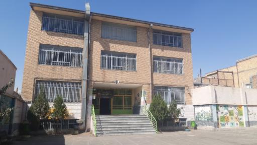 عکس مدرسه ابتدایی دولتی دخترانه آمنه 