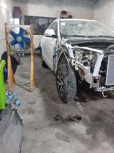 عکس تعمیرگاه تخصصی اسفندیار