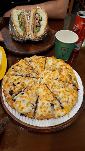 عکس پیتزا گشنیز