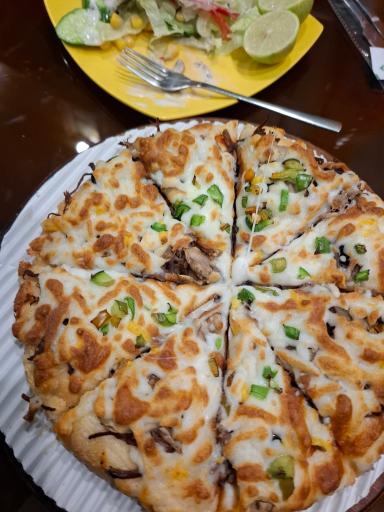 عکس پیتزا گشنیز