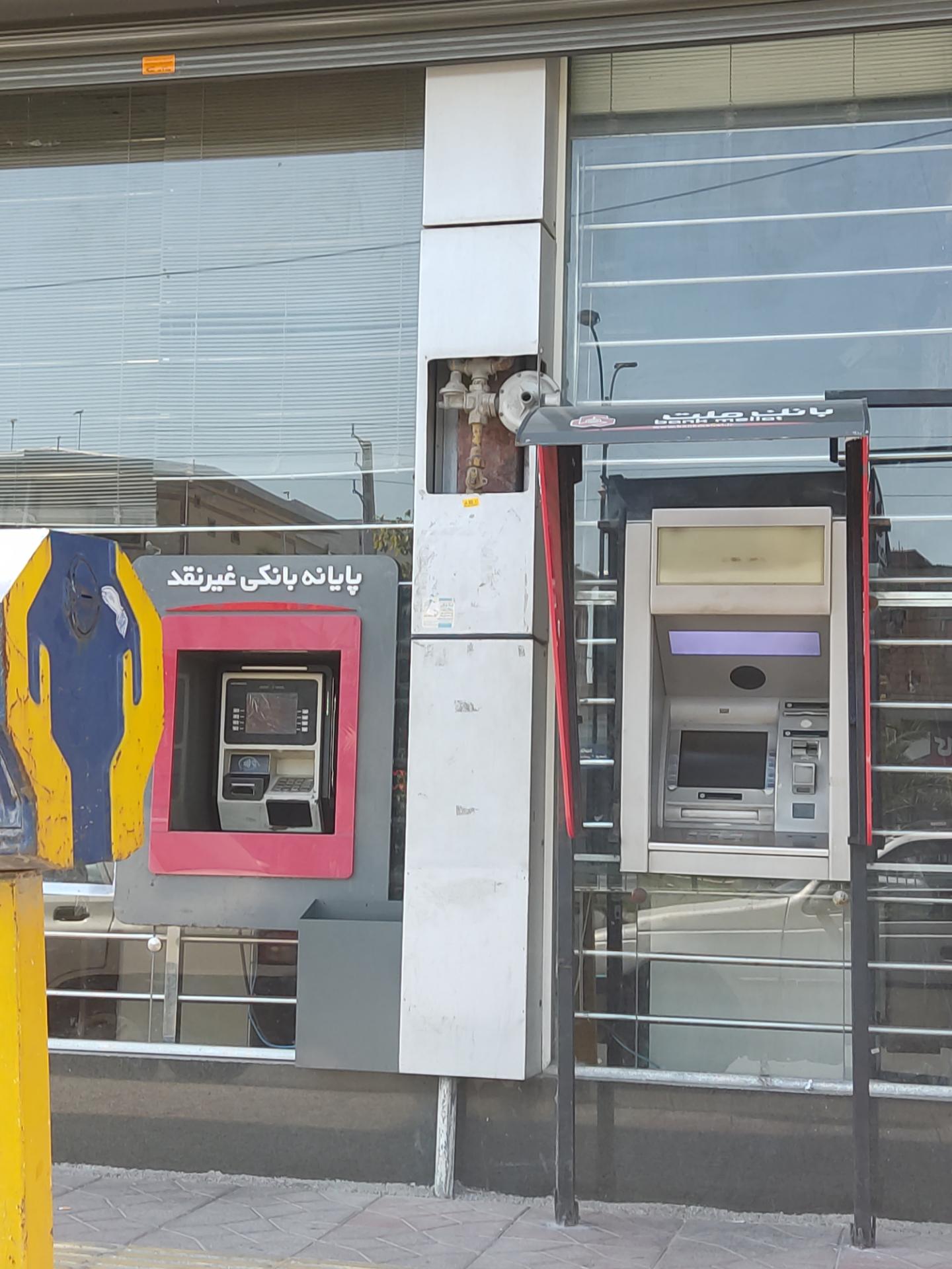 عکس عابر بانک ملت