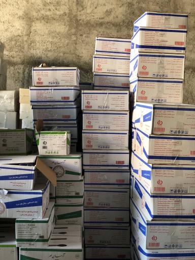 عکس عمده فروشی و پخش ظروف یکبار مصرف ثامن