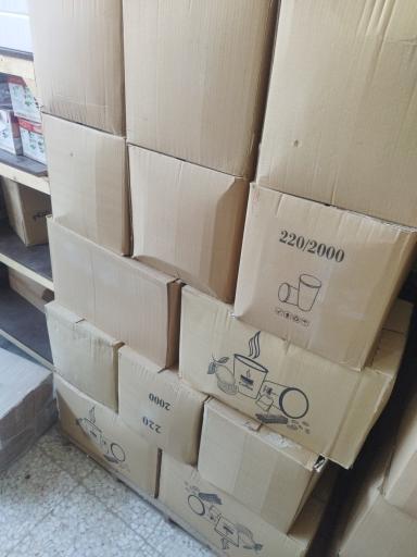 عکس عمده فروشی و پخش ظروف یکبار مصرف ثامن