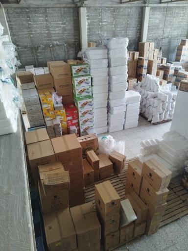 عکس عمده فروشی و پخش ظروف یکبار مصرف ثامن