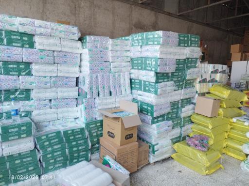 عکس عمده فروشی و پخش ظروف یکبار مصرف ثامن