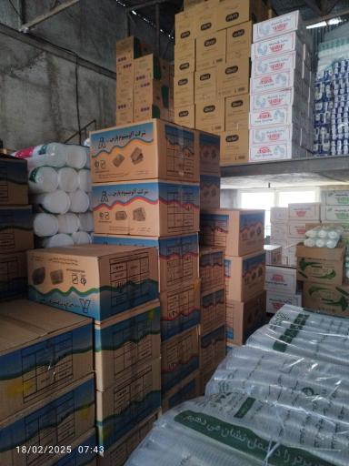 عکس عمده فروشی و پخش ظروف یکبار مصرف ثامن