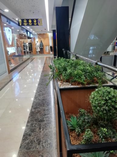 عکس مجتمع تجاری رویال پارس