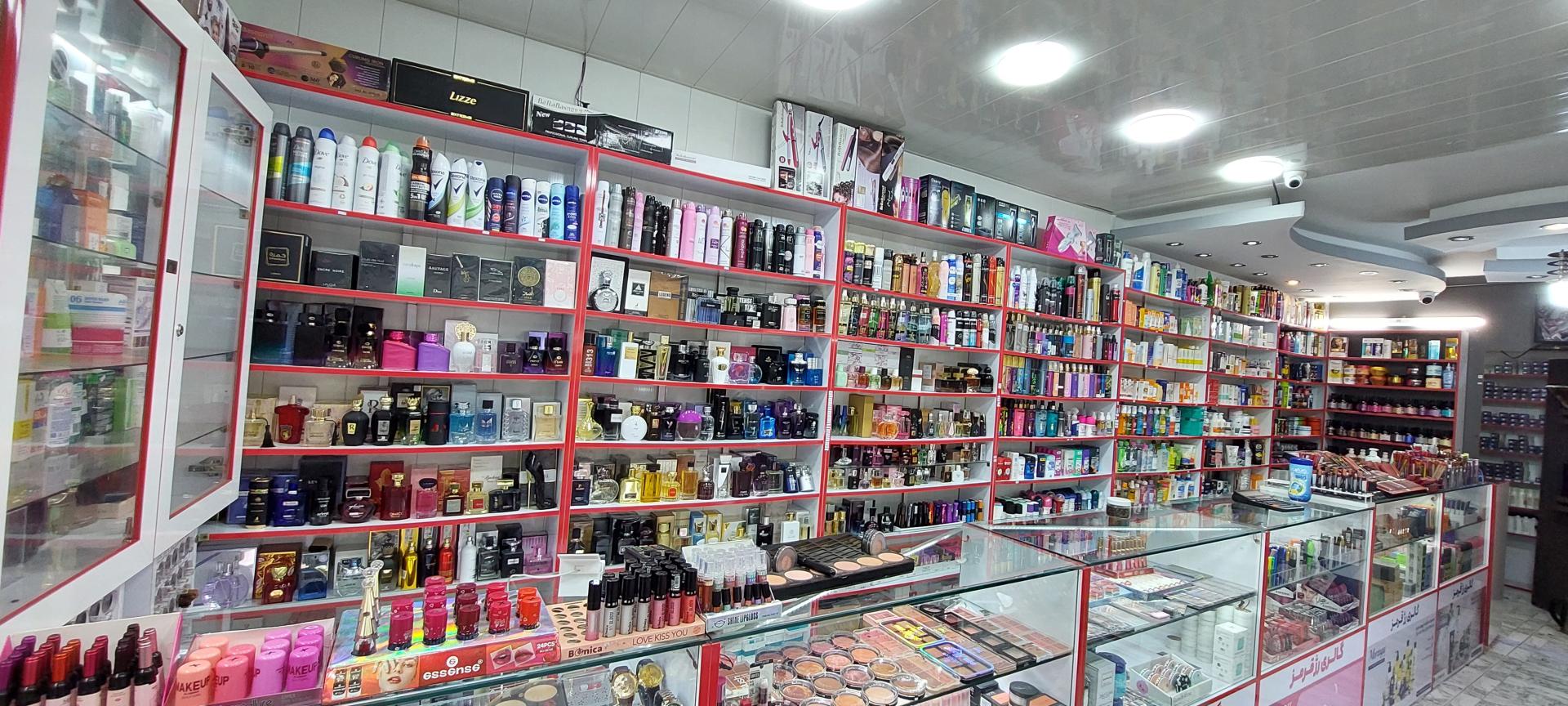 عکس آرایشی و بهداشتی رژ قرمز