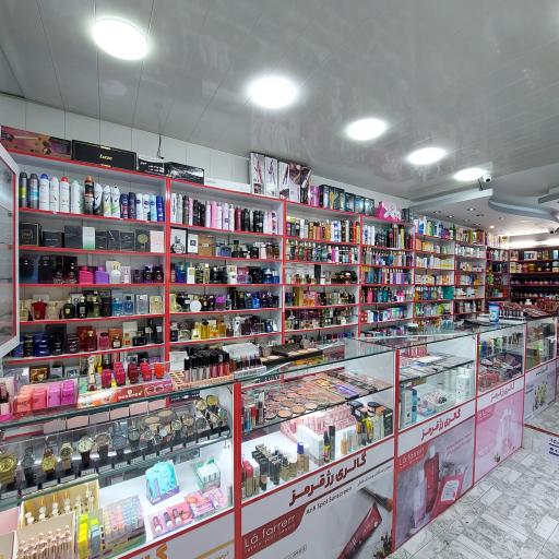 عکس آرایشی و بهداشتی رژ قرمز