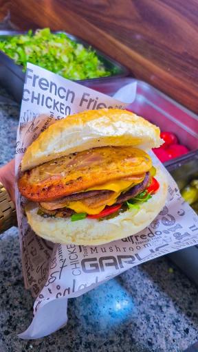 پیتزا پرپونک