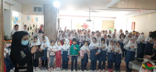 عکس دبستان منیران علم 