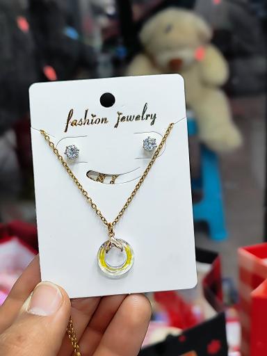 خرازی پر‌ی‌روز