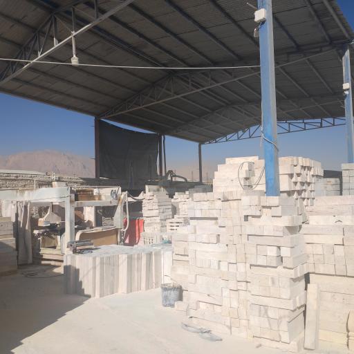 صراحی و نرده سنگی پارسیک